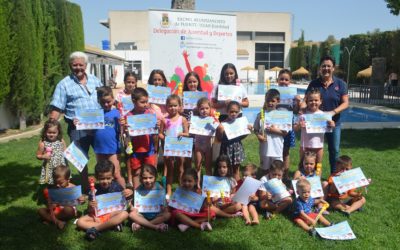 Entrega de Diplomas a los participantes de los Cursos de Natación Infantil en las categorías de Iniciación y Perfeccionamiento