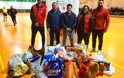 El III Torneo Benéfico de Fútbol Sala de Fuente-Tójar recoge juguetes para las familias más necesitadas a través de Cruz Roja