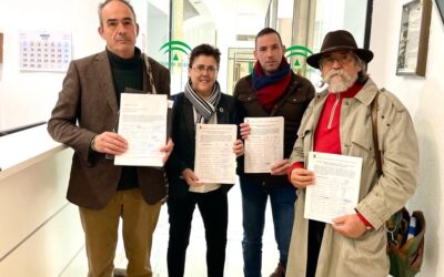 El Ayuntamiento de Fuente-Tójar entrega un millar de firmas solicitando a la Delegación de Salud y Consumo que garantice la asistencia médica diaria en su Consultorio