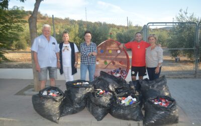 El Ayuntamiento de Fuente-Tójar realiza la tercera entrega de tapones para ayudar a la investigación de la mastocitosis