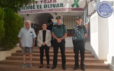 El capitán de la Guardia Civil de la Comandancia de Lucena visita el Ayuntamiento de Fuente-Tójar